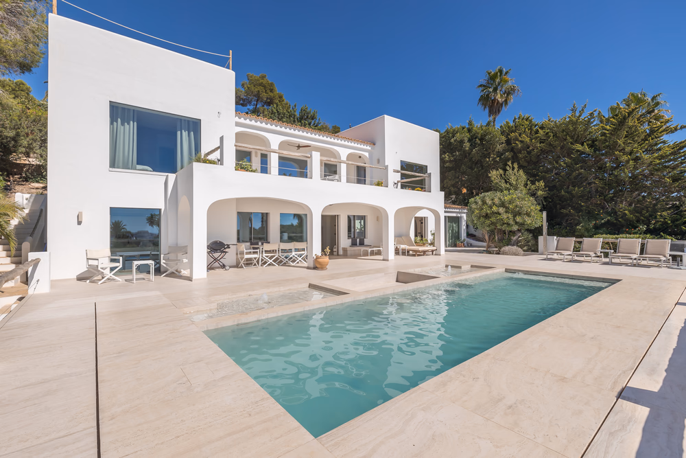 Stylish bedroom interior