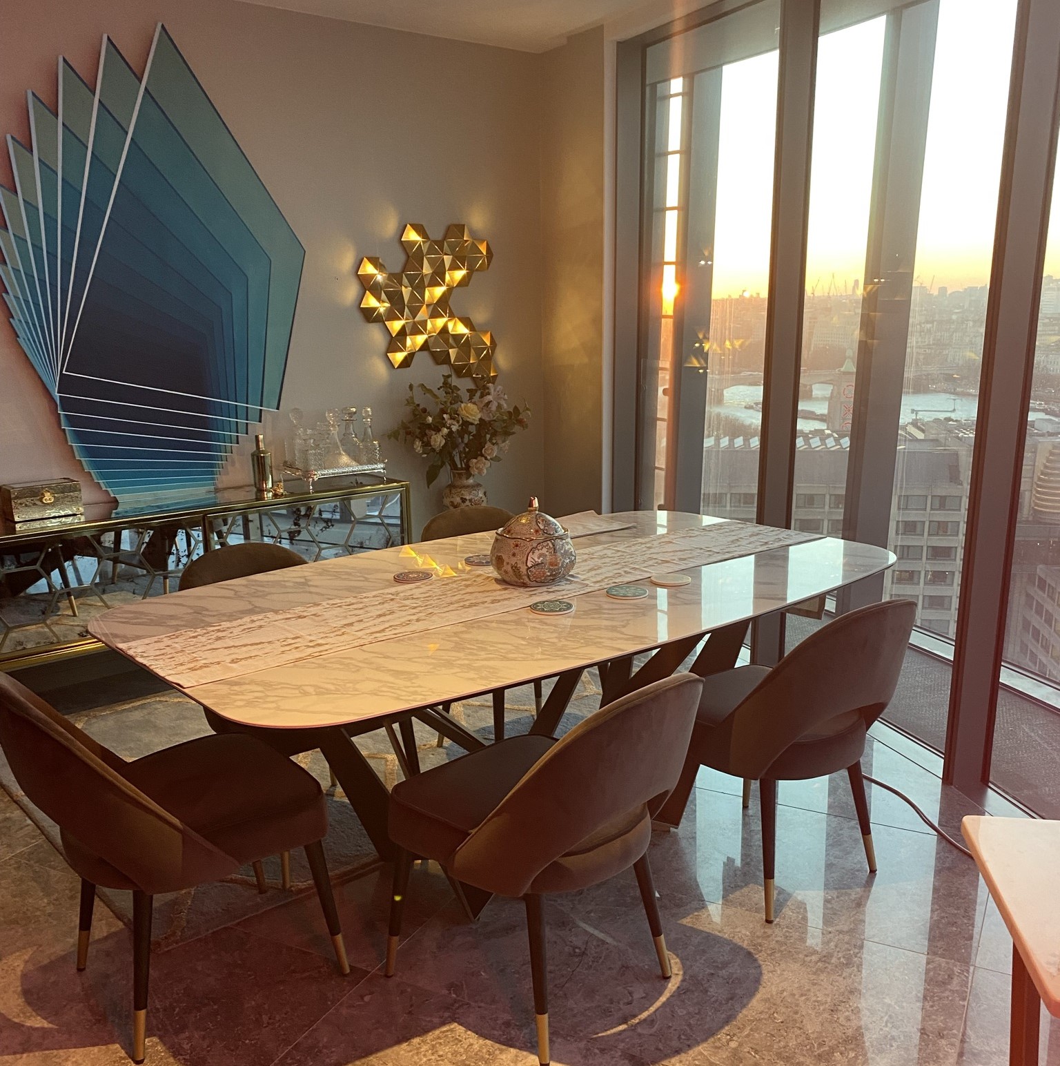 Panoramic living area